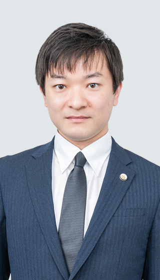 lawyer_takamoto_w320